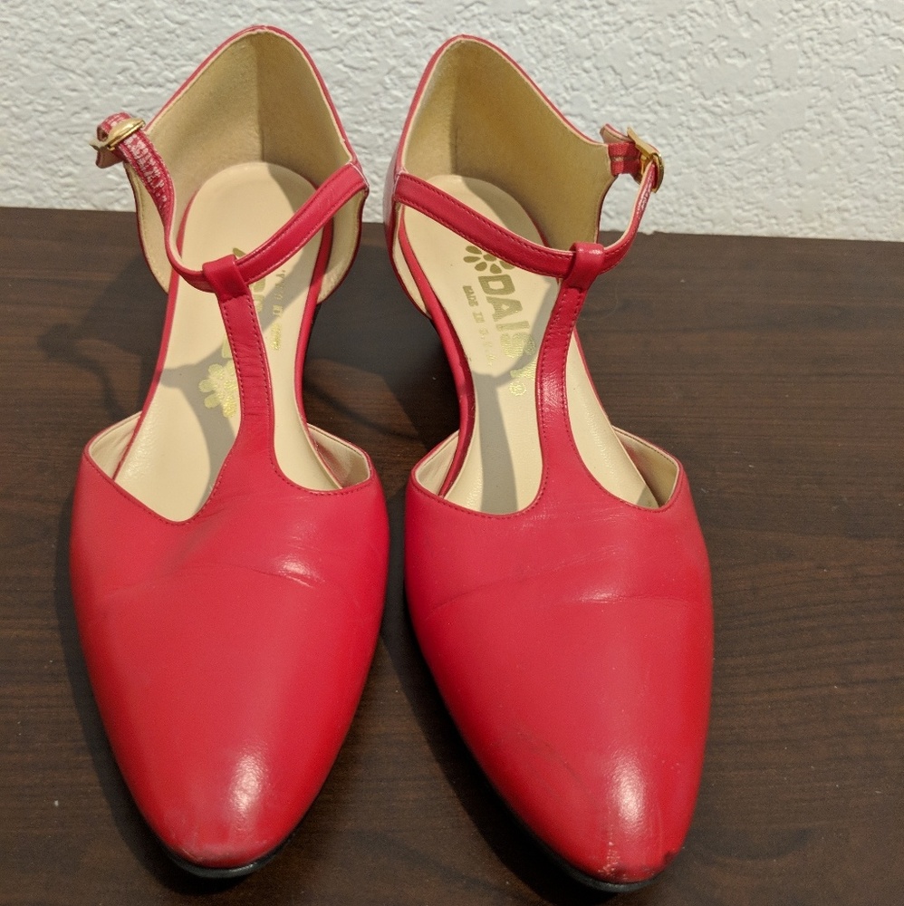 Vintage women's size 8.5 heels by Daisy